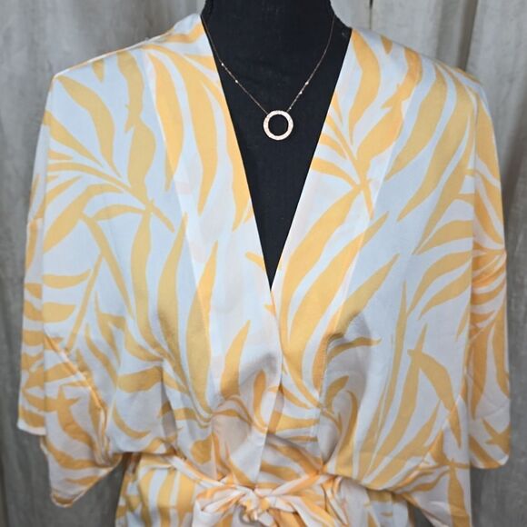 Maison Du Soir Magnolia Luxe Robe/Beach Cover-up - Picture 3 of 12